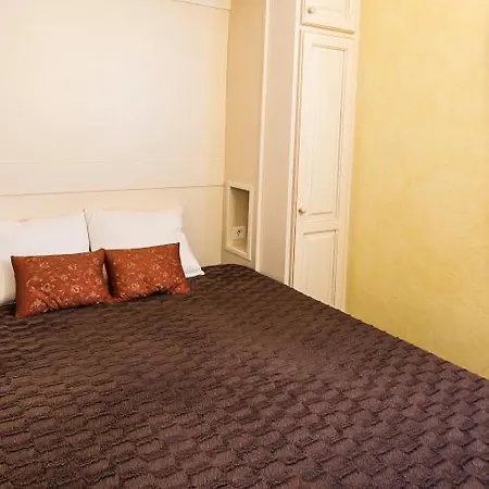 Mimosa Apartment *
